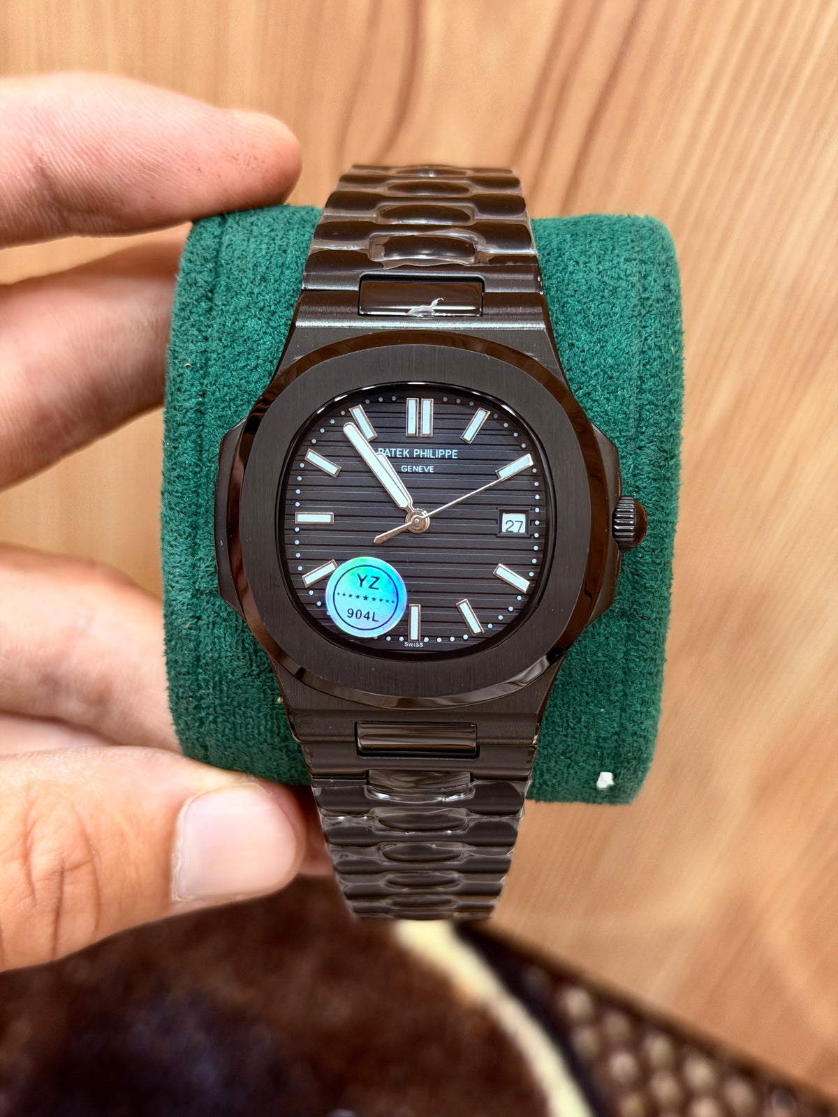 PP -Nautilus All Black